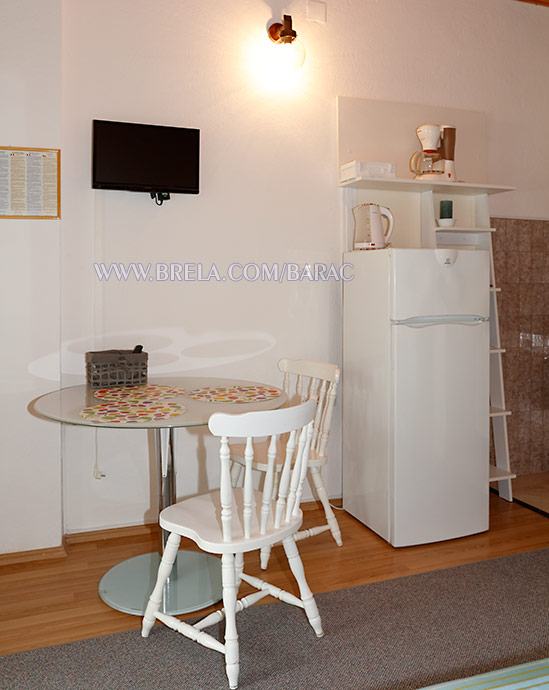 apartments Bara�, Brela - table