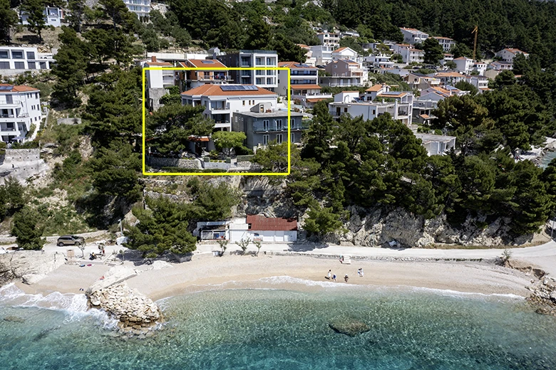 Apartments Bikin, Brela - aerial house and beach view