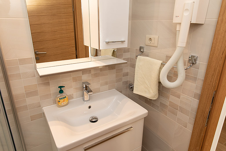 Apartments Kate, Brela - bathroom