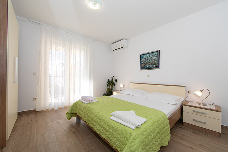 Apartments Kate, Brela - bedroom