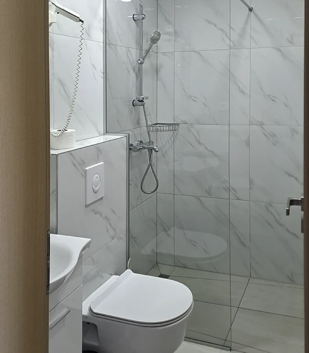 Apartments KIS Zelić, Brela - bathroom, Badezimmer