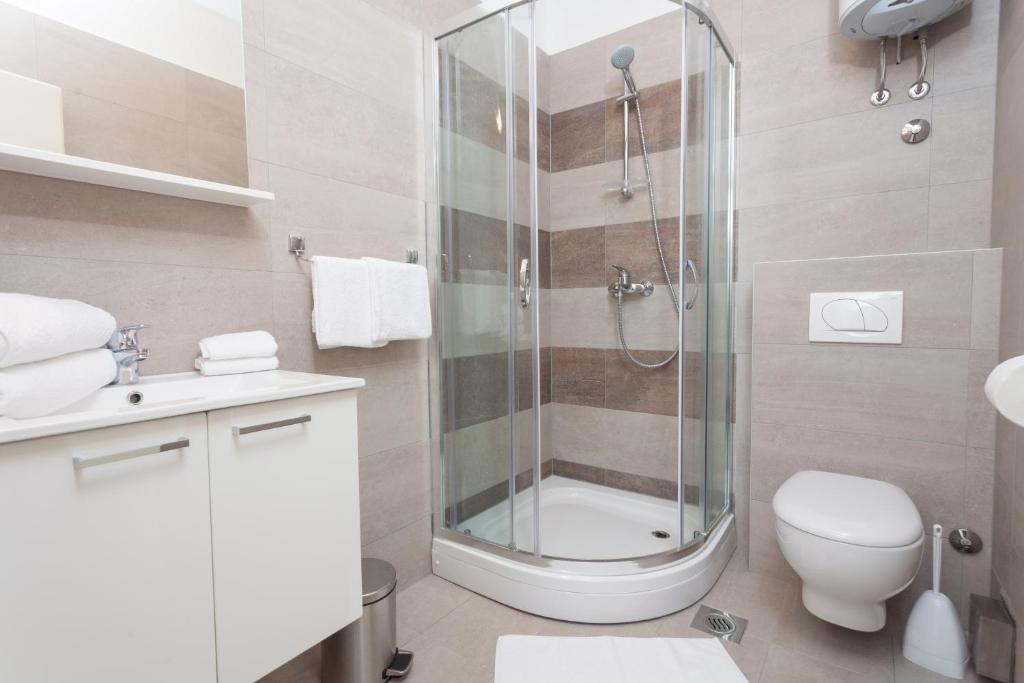 apartments Ledić, Brela - bathroom