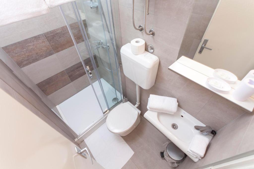 apartments Ledić, Brela - bathroom