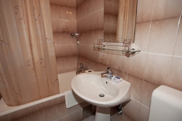 apartments Podra�e, Brela - Neven & Dubravko &Scaron;o&scaron;i�, bathroom