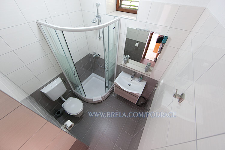 apartments Podra�e, Brela - Neven & Dubravko &Scaron;o&scaron;i�, bathroom