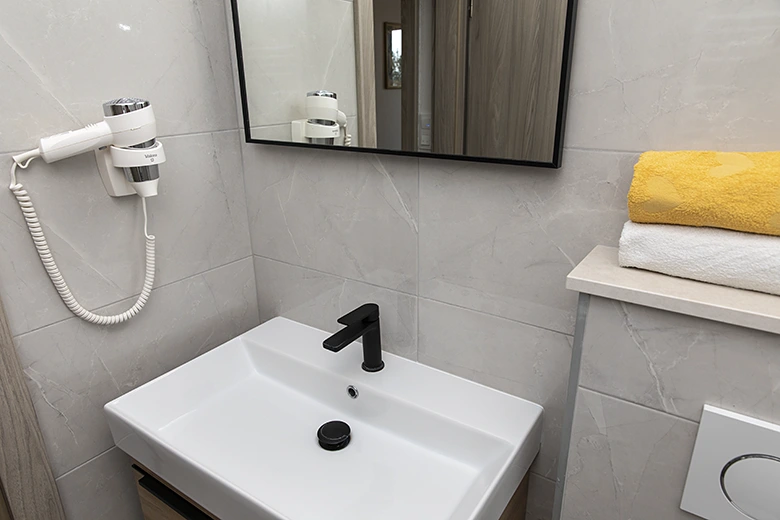 Apartments Škrabić, Brela - bathroom