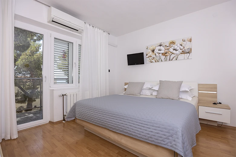 Apartments Škrabić, Brela - bedroom