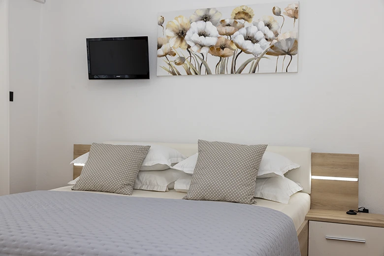 Apartments Škrabić, Brela - bedroom