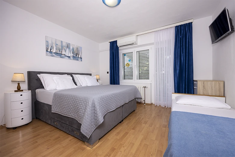 Apartments Škrabić, Brela - bedroom
