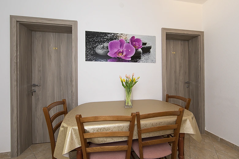 Apartments Škrabić, Brela - dining room