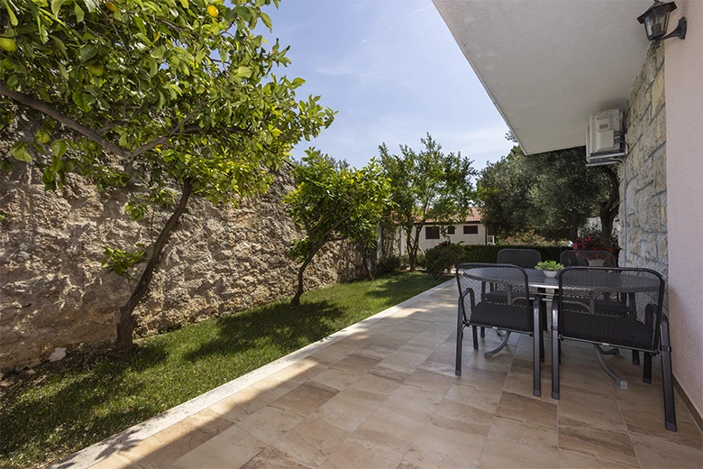 Apartments Škrabić, Brela - veranda