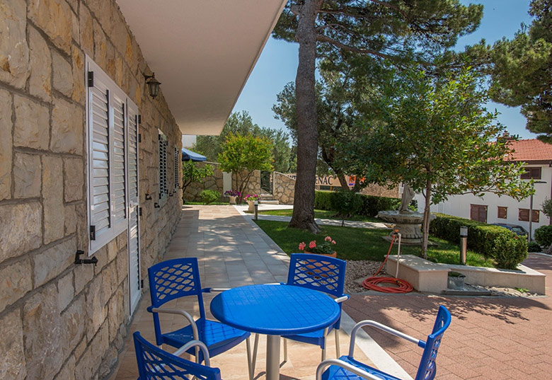 Apartments Škrabić, garden