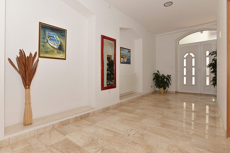 Apartments Škrabić, garden