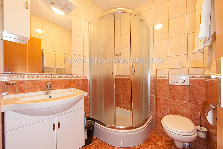apartments Jure &Scaron;o&scaron;ić, Brela - second bathroom