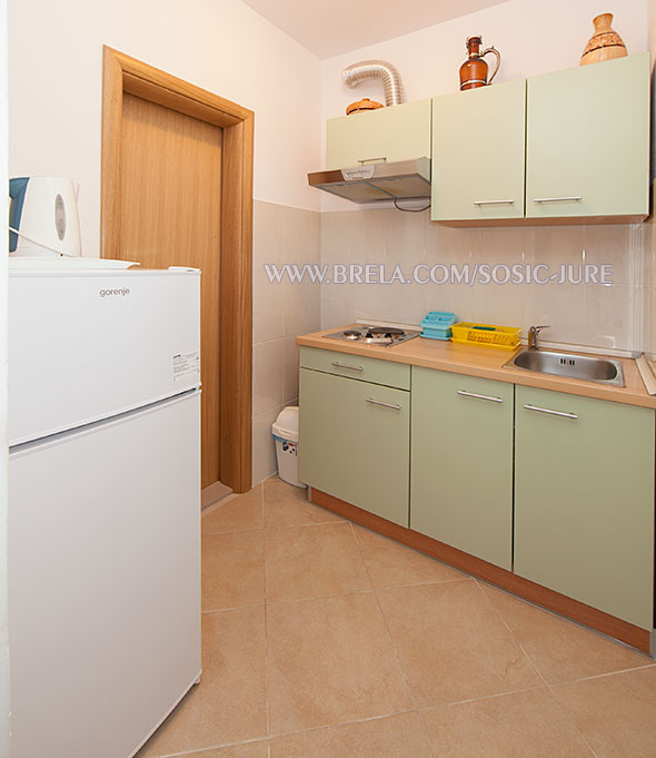 apartments &Scaron;o&scaron;ić, Brela - kitchen