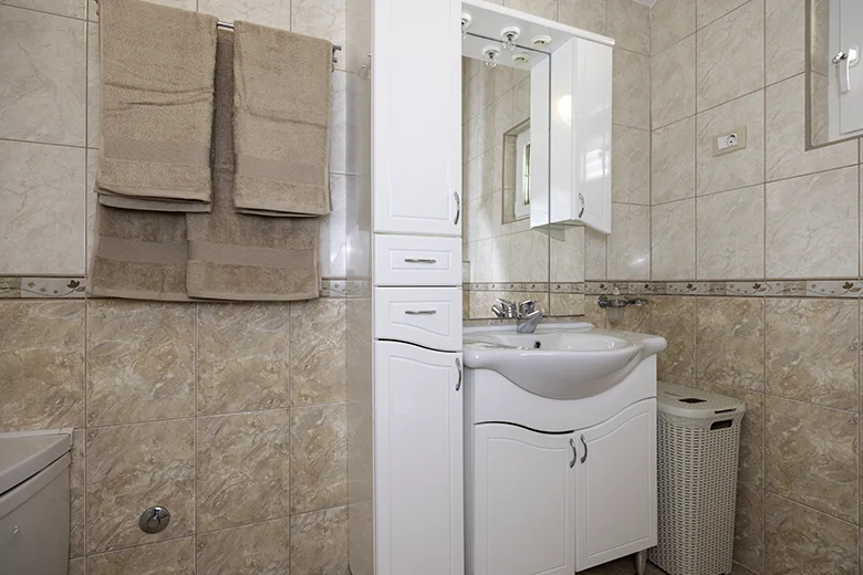 Apartments Villa kapetan Jure, Brela - bathroom