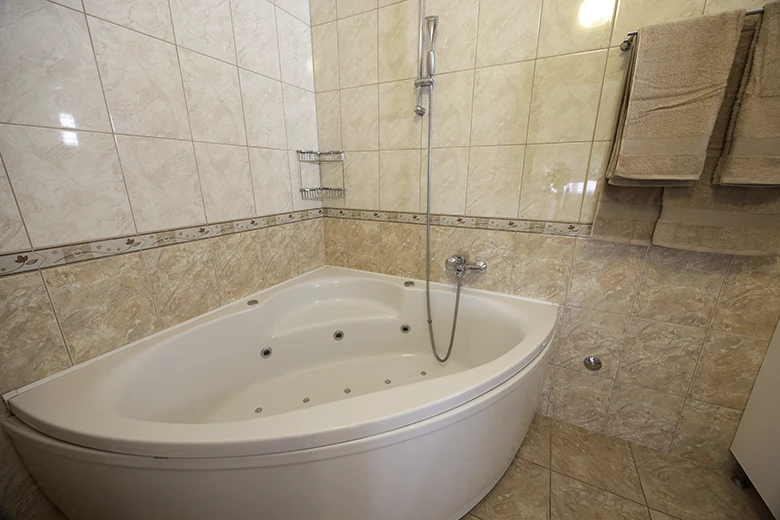 Apartments Villa kapetan Jure, Brela - bathroom