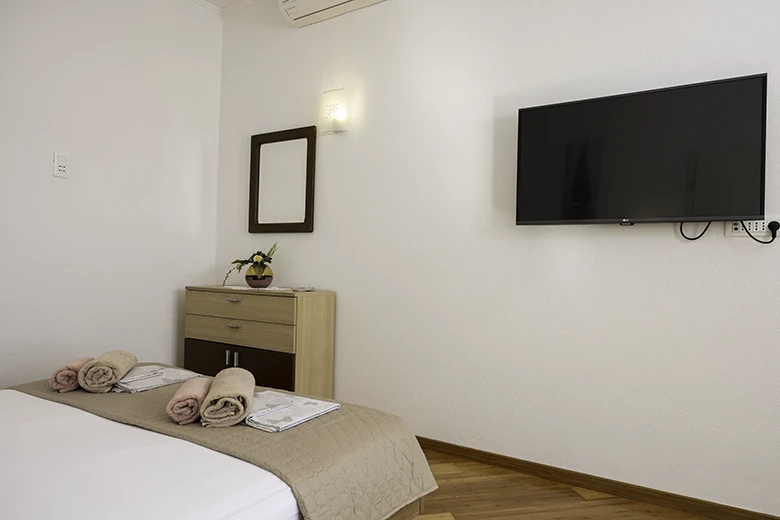 Apartments Villa kapetan Jure, Brela - bedroom