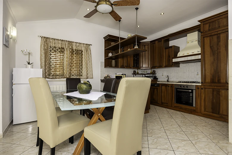 Apartments Villa kapetan Jure, Brela - dining room