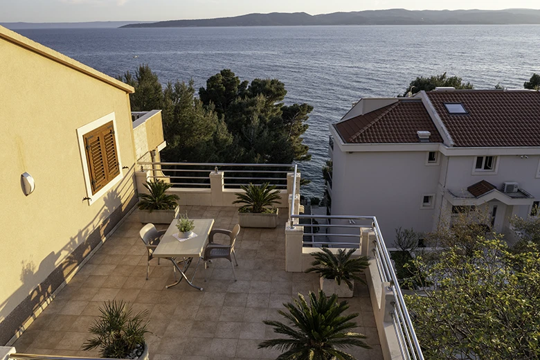 Apartments Villa kapetan Jure, Brela - terrace with panoramic sea view, aerial view