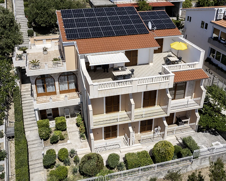 apartments kapetan Jure, Brela - aerial view