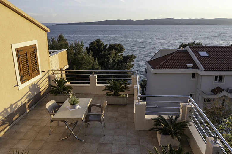 apartments kapetan Jure, Brela - aerial view