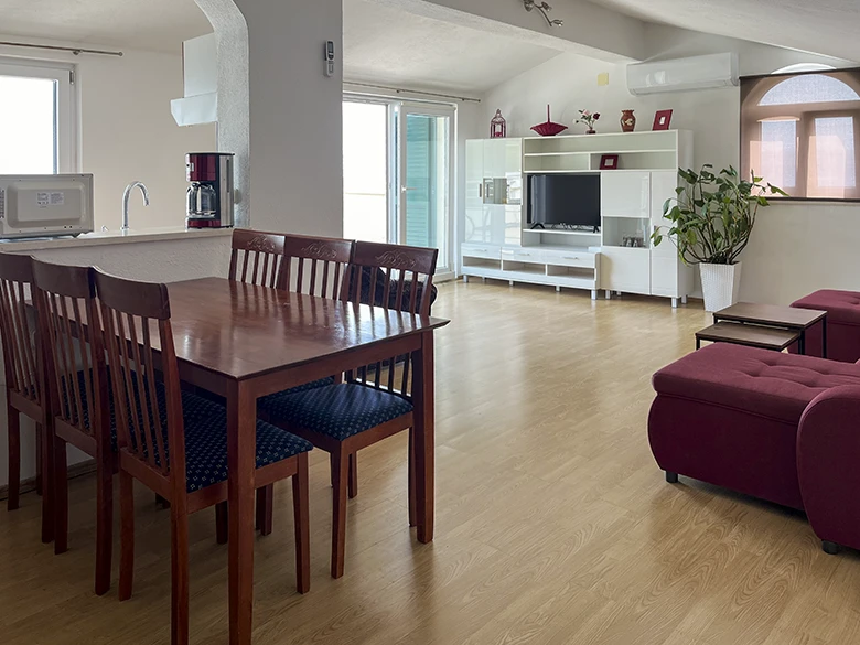 Apartments Toma&scaron;, Brela - living and dining room