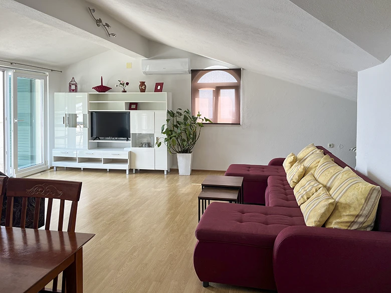 Apartments Toma&scaron;, Brela - living and dining room