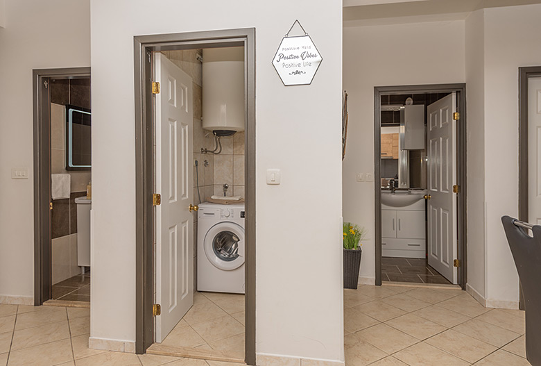 apartments Vanja, Brela - bathroom