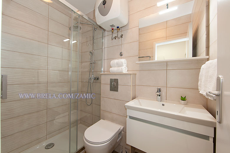 apartments Marija �ami�, Brela - bathroom