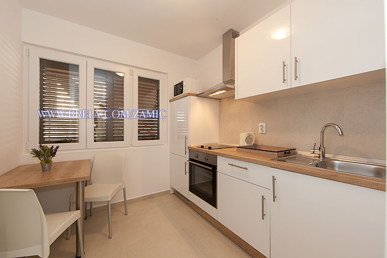 apartments Marija �ami�, Brela - kitchen