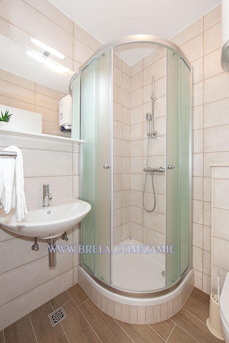 apartments Marija �ami�, Brela - bathroom
