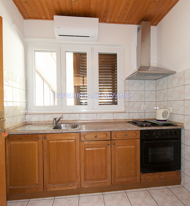 apartments Marija �ami�, Brela - kitchen