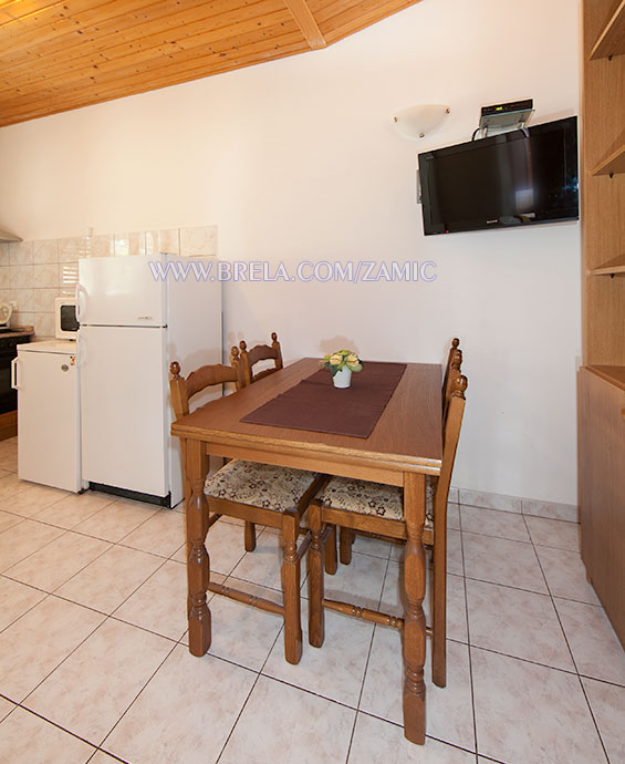 apartments Marija �ami�, Brela - dining table